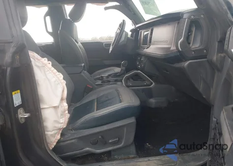 2022 Ford Bronco Outer Banks z USA, uszkodzony, nr VIN 1FMDE5BH2NLB90663